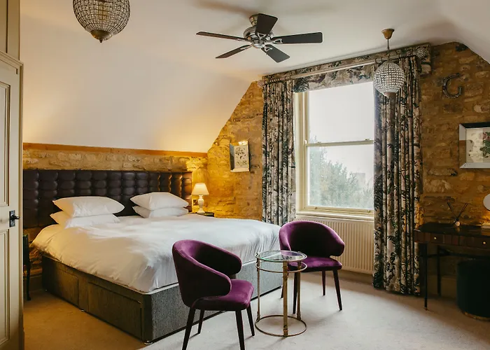 Crown Hotel
